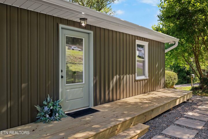Property Photo: 3100 Greenway Drive TN 37918
