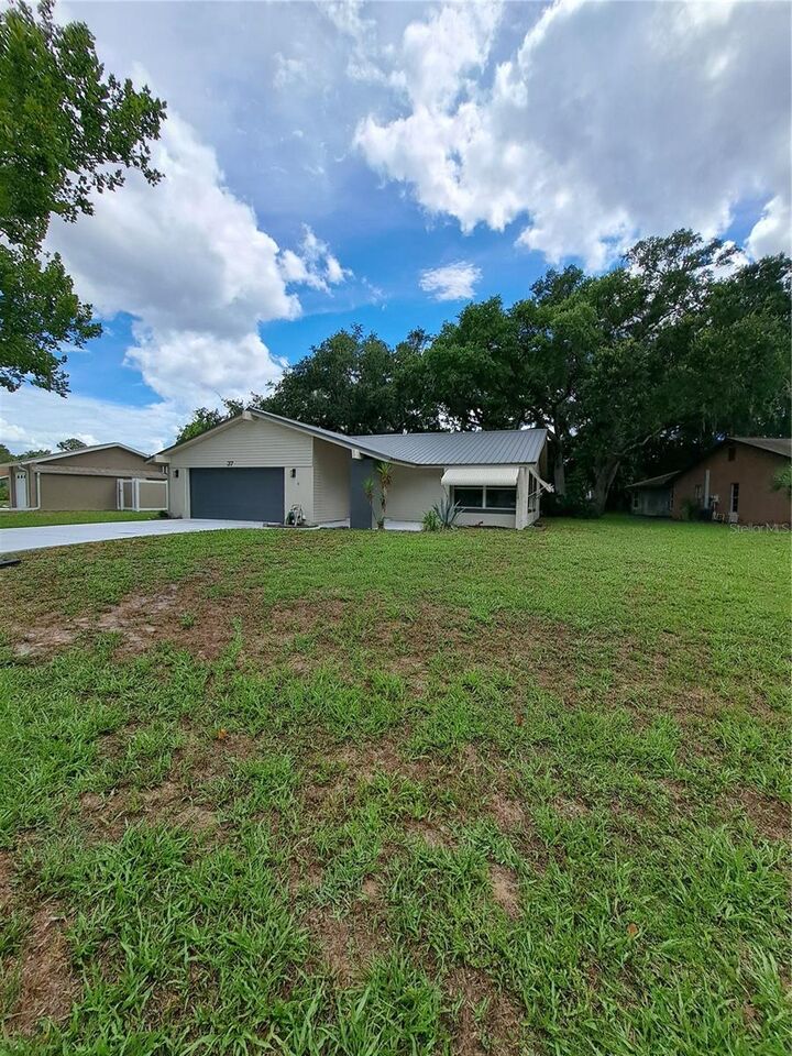 Property Photo: 37 Cooper Lane FL 32137