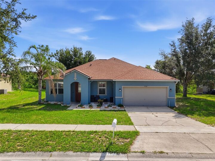 Property Photo: 7254 Country Run Parkway FL 32818