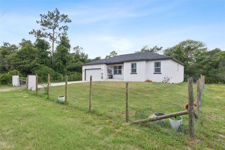 Property Photo: 45551 Carolina Street FL 32767