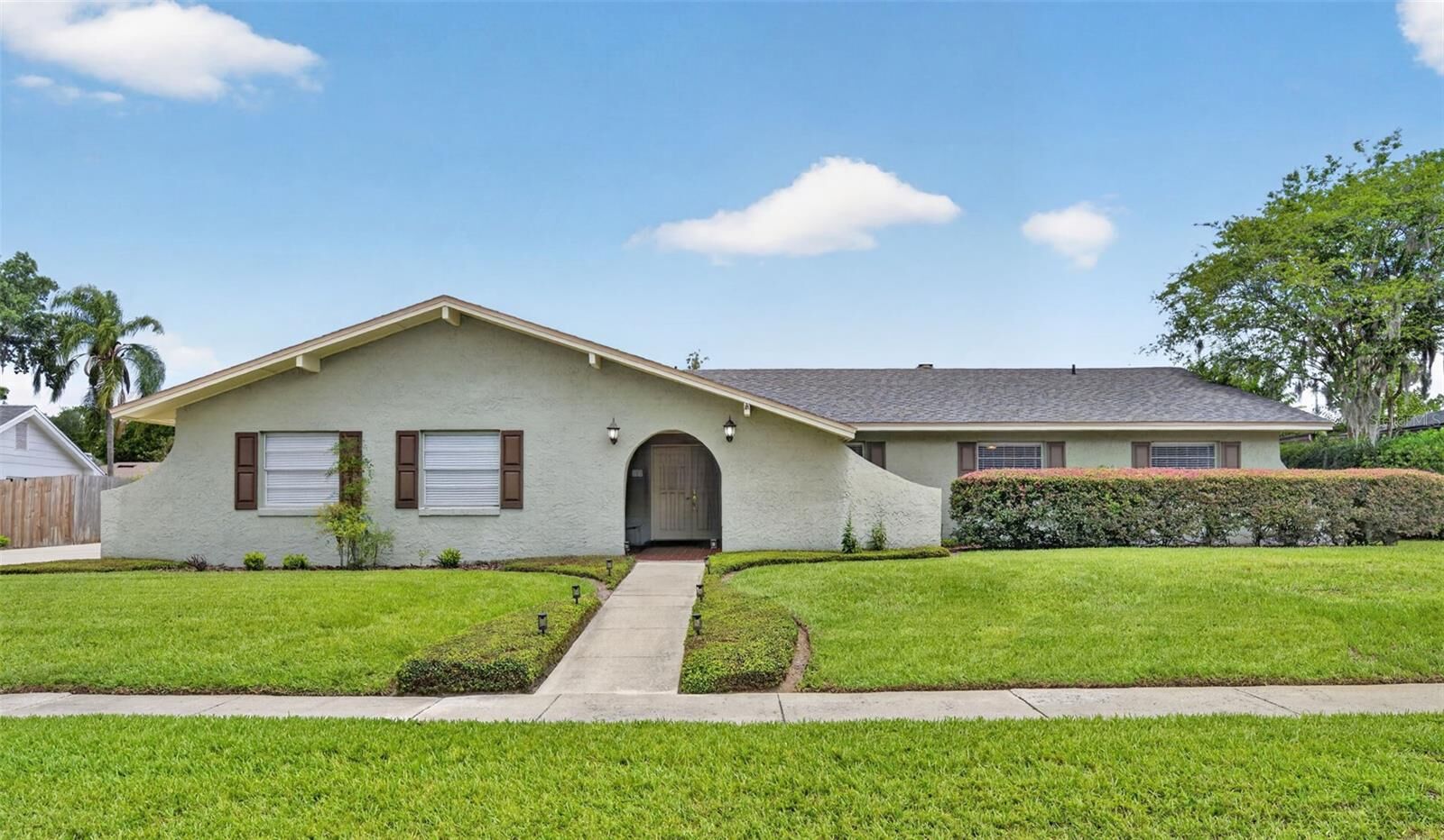 Property Photo: 151 White Oak Circle FL 32751