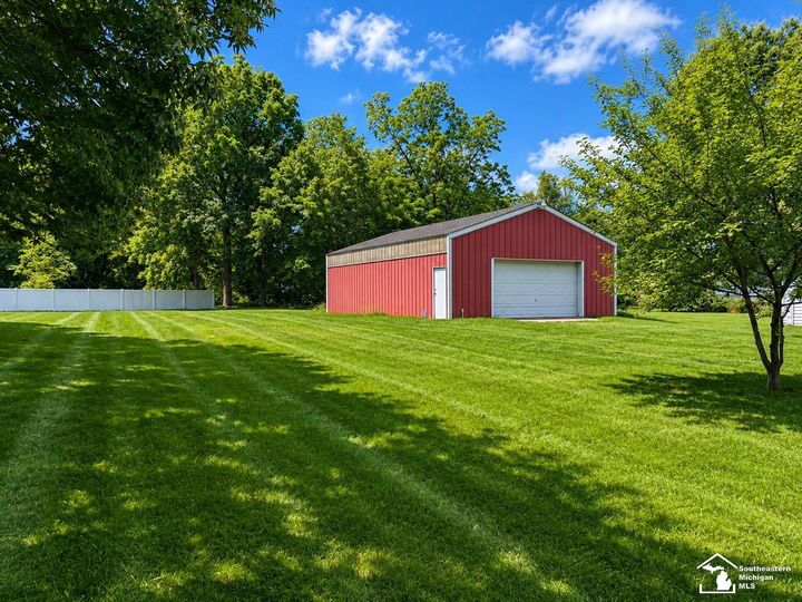 Property Photo:  1090 Cole Road  MI 48162 