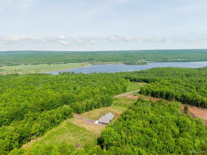 Property Photo: 49166 Nightingale Drive MI 49930