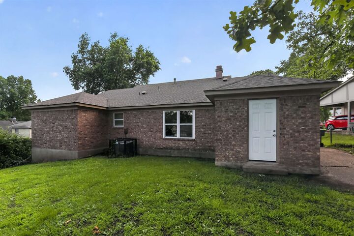 Property Photo:  4998 Penwood Cv  TN 38118 
