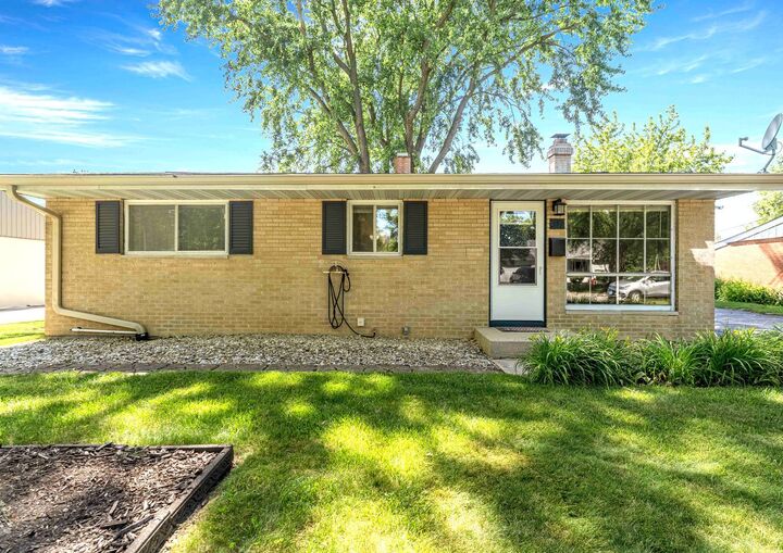 Property Photo:  317 Fairlane Drive  IL 60435 