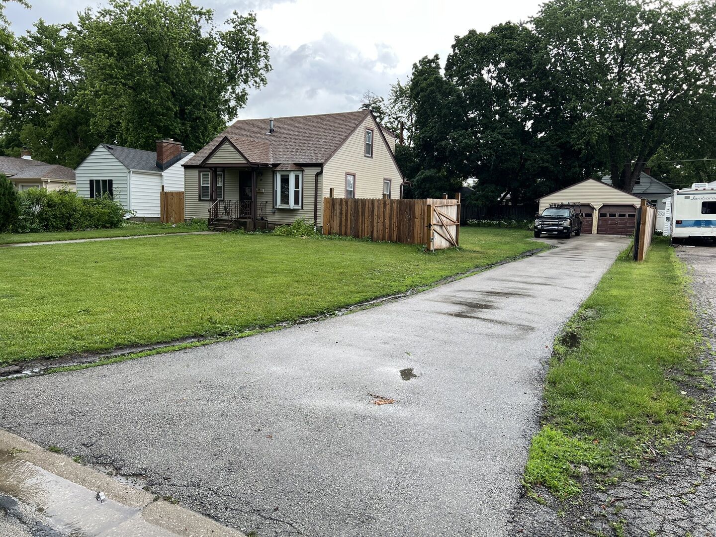 Property Photo: 17 N Iowa Avenue IL 60101