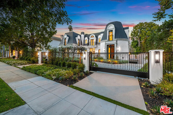 Property Photo:  616 N Alpine Drive  CA 90210 