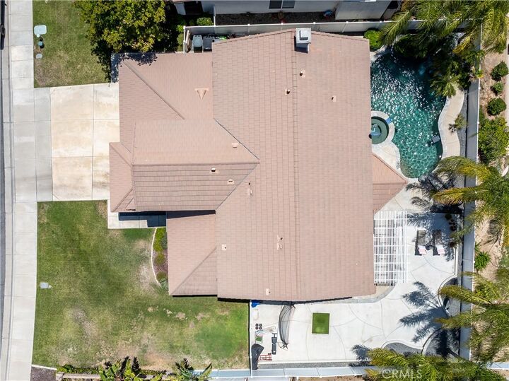 Property Photo:  41137 Chemin La Tache  CA 92591 