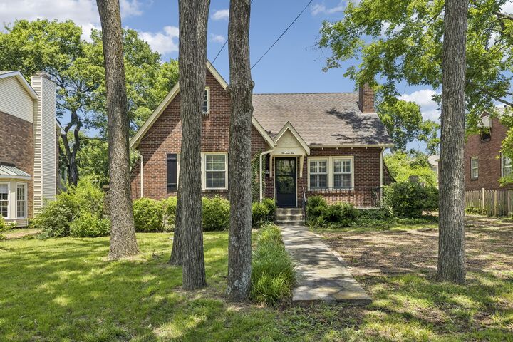 Property Photo: 1910 Sweetbriar Ave TN 37212