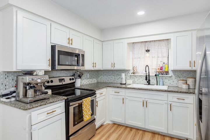 Property Photo: 401 East Linn Street TX 75949