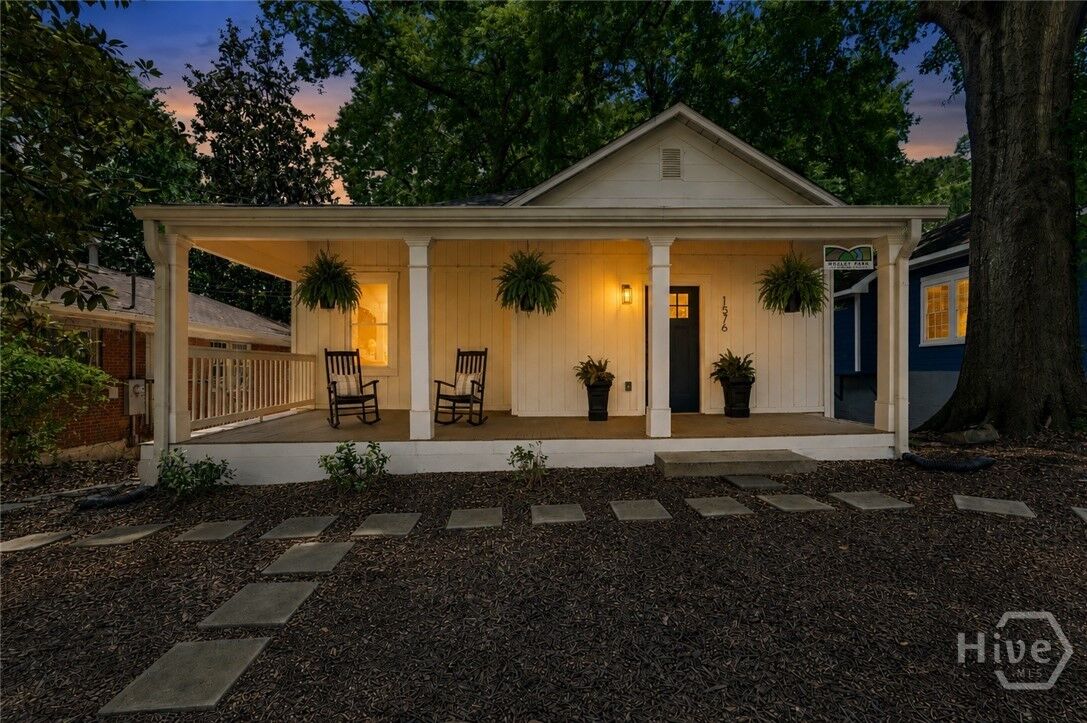 Property Photo:  1576 Elixir Avenue SW  GA 30314 