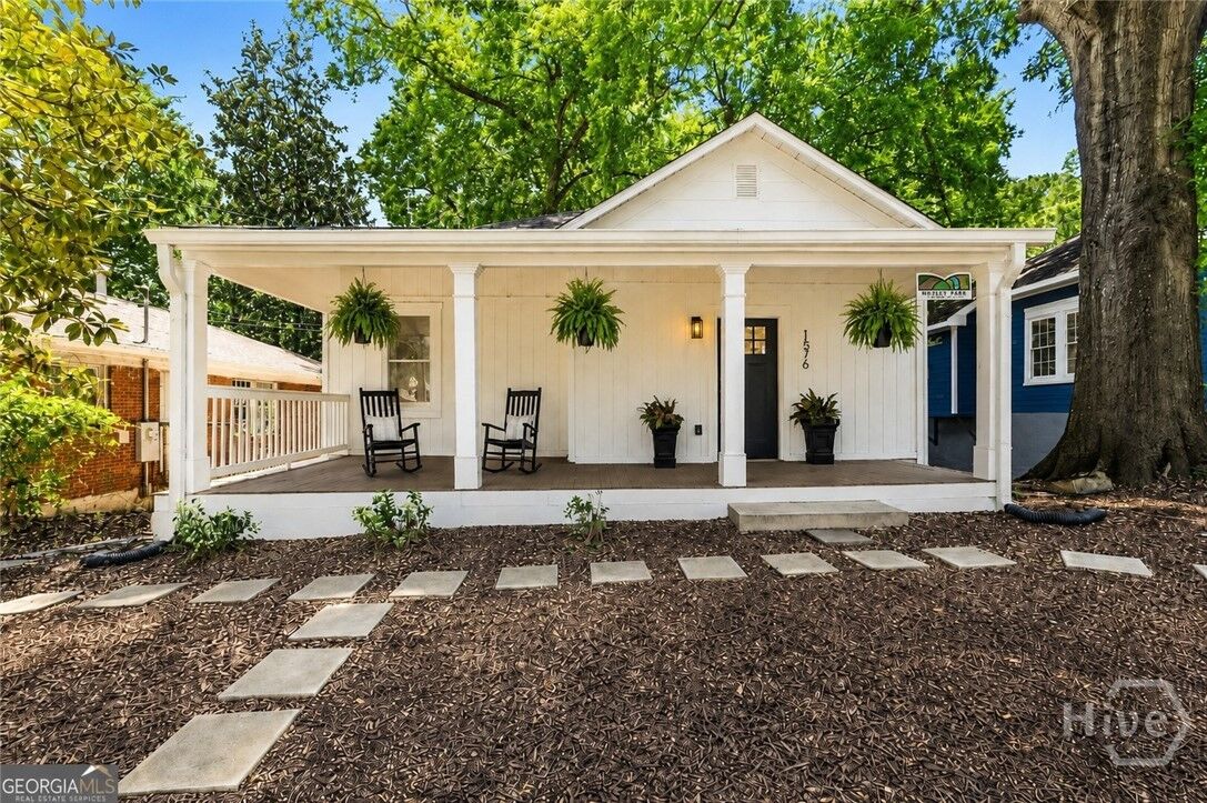 Property Photo: 1576 Elixir Avenue SW GA 30314