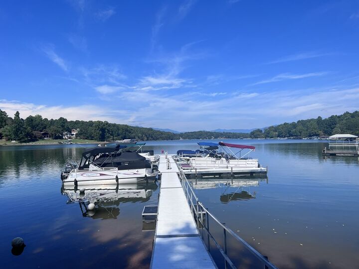 Property Photo: 14 B Breezewood Village GA 30582