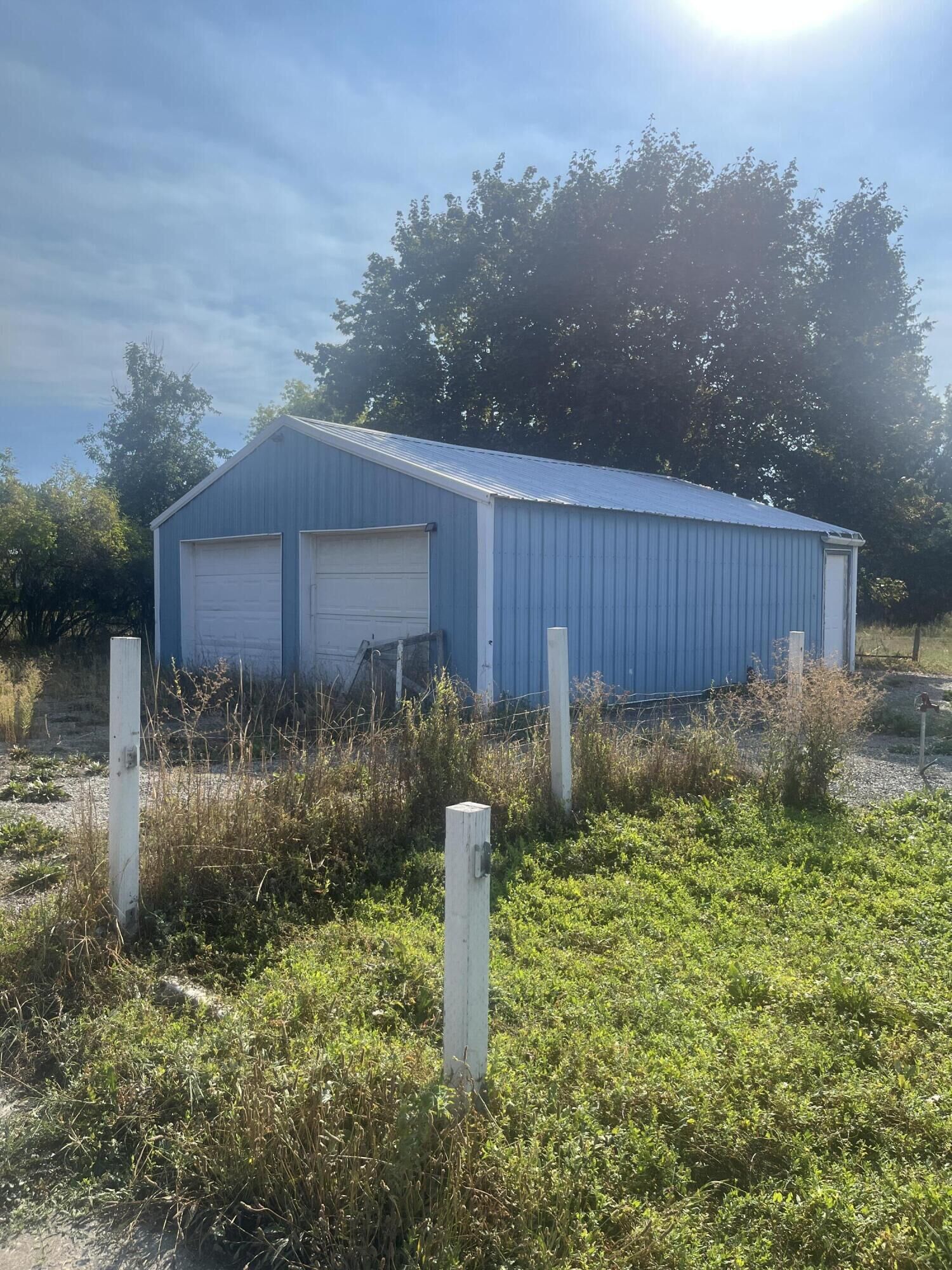 Property Photo:  150 E 8th Ave  WA 99141 