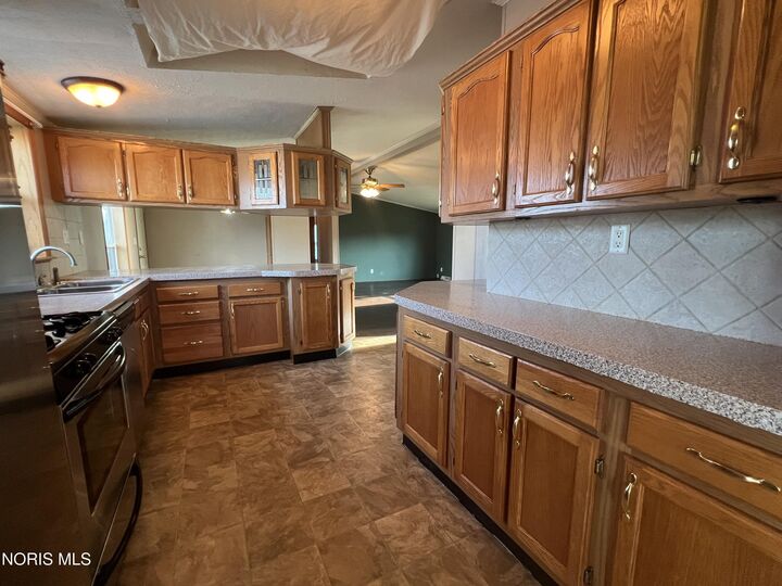 Property Photo:  930 E Broadway Street 23  OH 45872 
