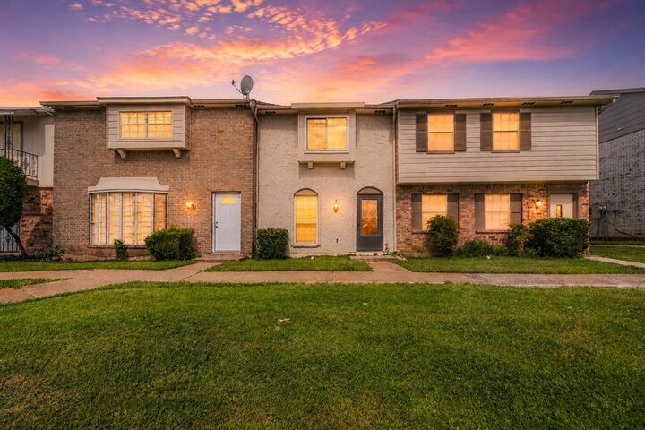 Property Photo: 36 W Creek Lane TX 75052