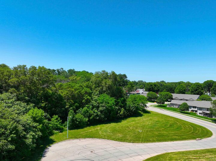 Property Photo: 3401 Lincoln Ct IA 51106