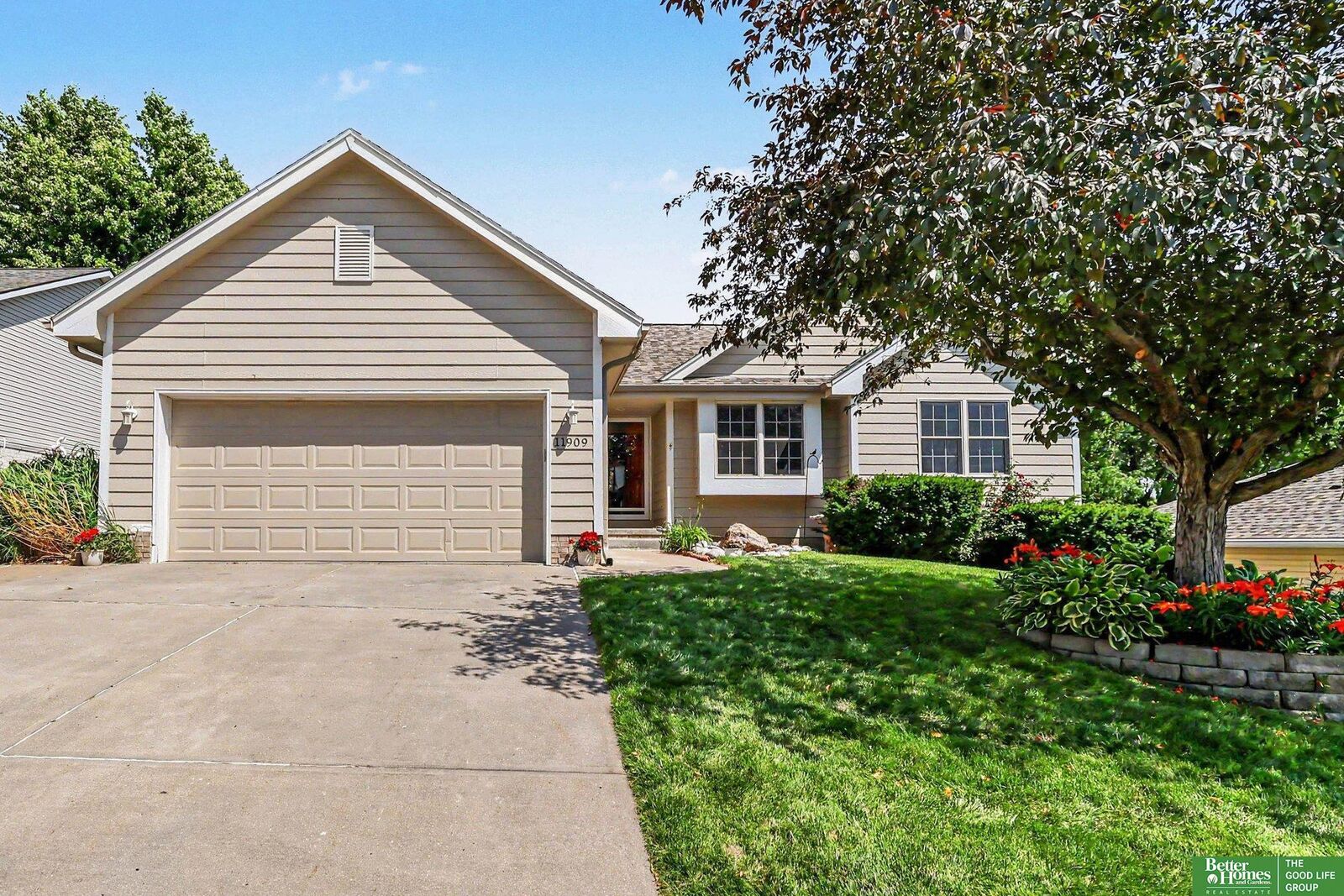 Property Photo: 11909 N 159 Street NE 68007