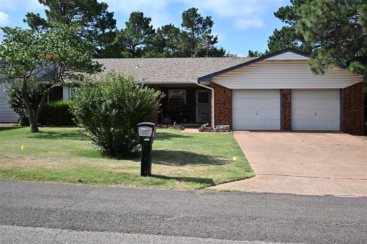 Property Photo: 432 E Carson Lane OK 73064