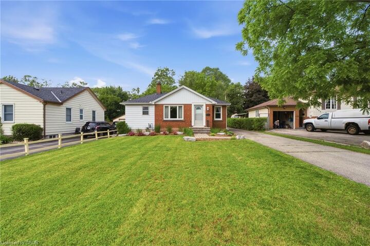 Property Photo:  1076 Clearview Avenue  ON L7T 2J1 