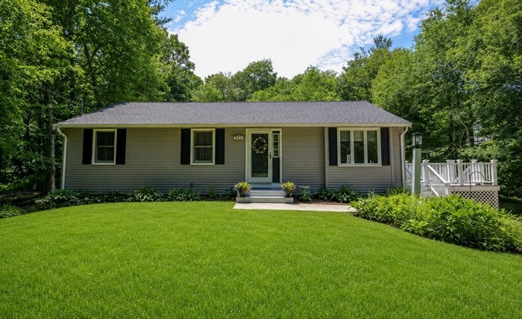 Property Photo:  93 Franklin St  MA 01516 