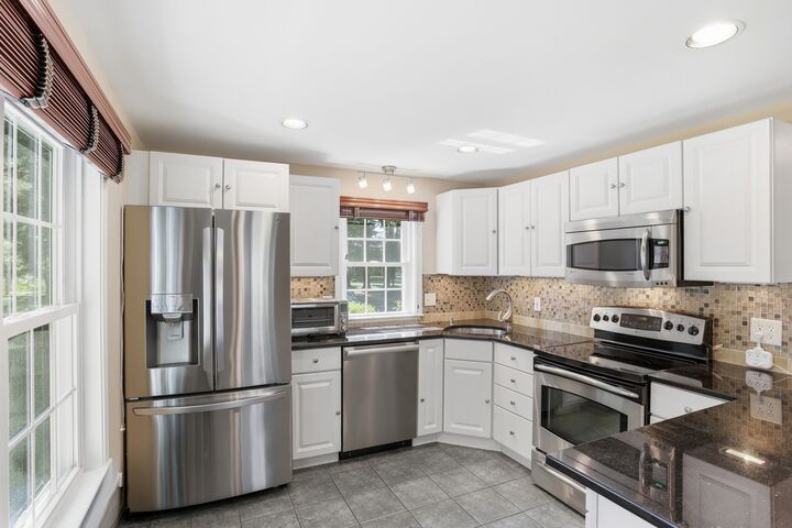 Property Photo:  78 Macintosh Ln 78  MA 01719 