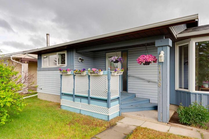 Property Photo:  2138 Summerfield Boulevard SE  AB T4B 1X5 