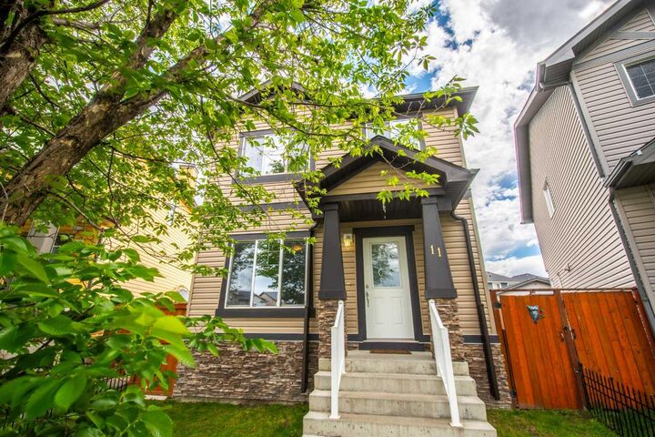 Property Photo:  11 Saddlebrook Mews NE  AB T3J 0B3 