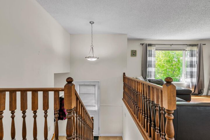 Property Photo: 502 Maplewood Drive AB T0L 0H0