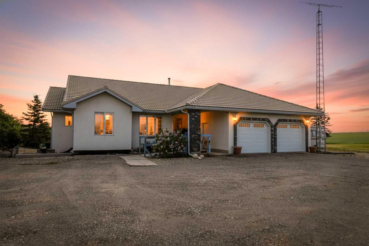 Property Photo:  285214 Range Road 293  AB T0M 0S0 