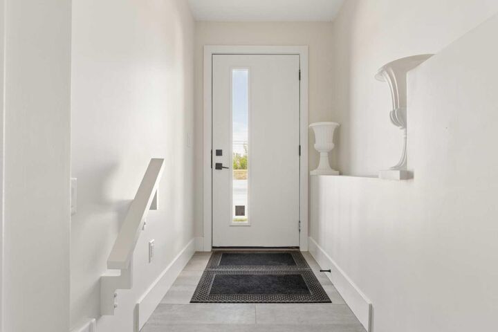 Property Photo: 2851 12 Avenue SW AB T3C 3Y7