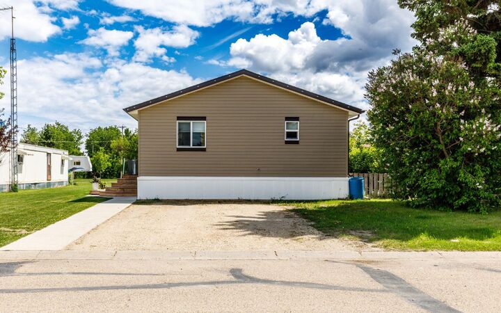 Property Photo: 4705 45 Avenue AB T0C 0B0
