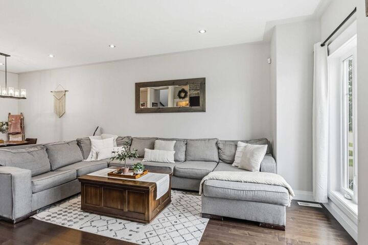Property Photo:  333 Collicott Drive  AB T9K 2Z1 