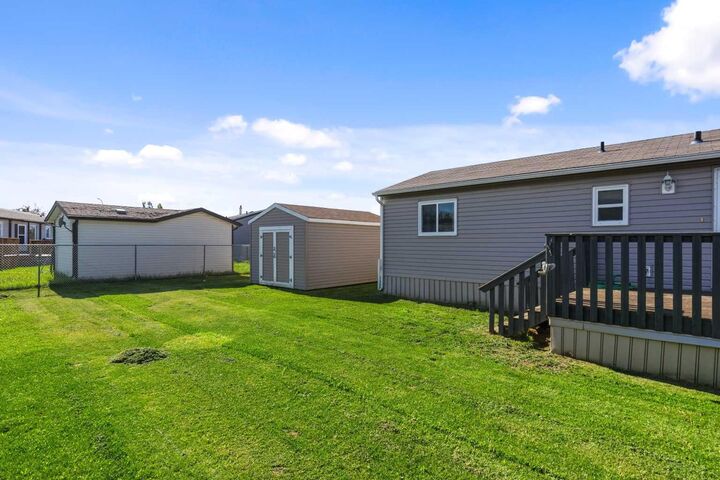 Property Photo: 39 Keystone Crossing AB T7S 0B3