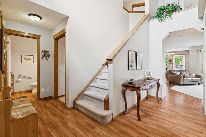 Photo de la propriété: 859 Somerset Drive SW AB T2Y 3P5