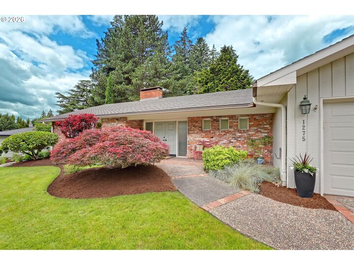 Property Photo:  1275 SW Orinda Way  OR 97225 