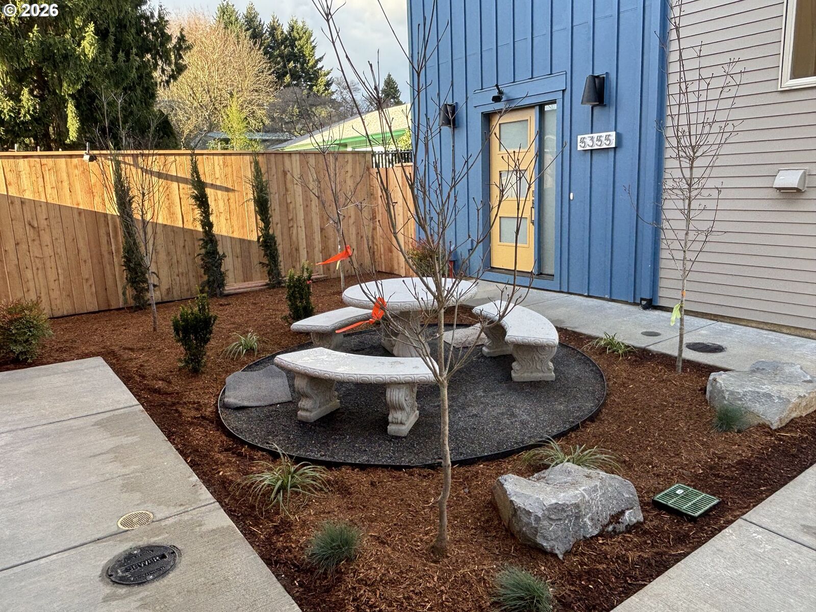Property Photo: 5355 SE Stark St SE OR 97215