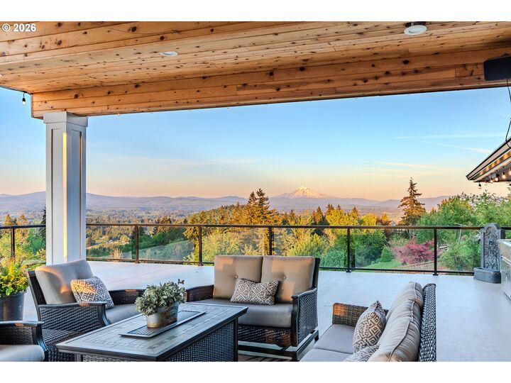 Property Photo: 9700 SE Castle Ct OR 97089