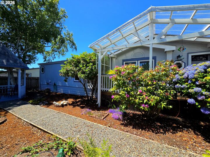 Property Photo:  98135 W Nelson Dr  OR 97415 