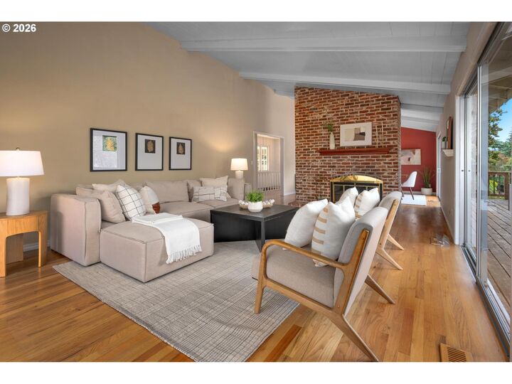 Property Photo: 4225 SW 52nd Ave OR 97221