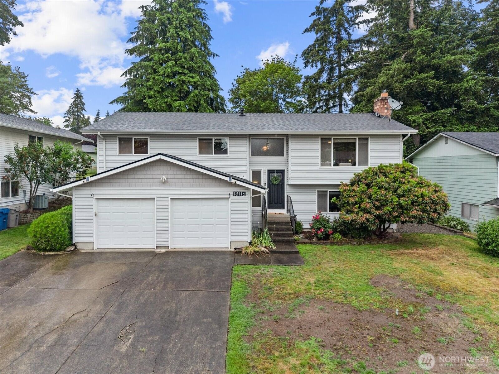 Property Photo: 13116 SE 188th Street WA 98058