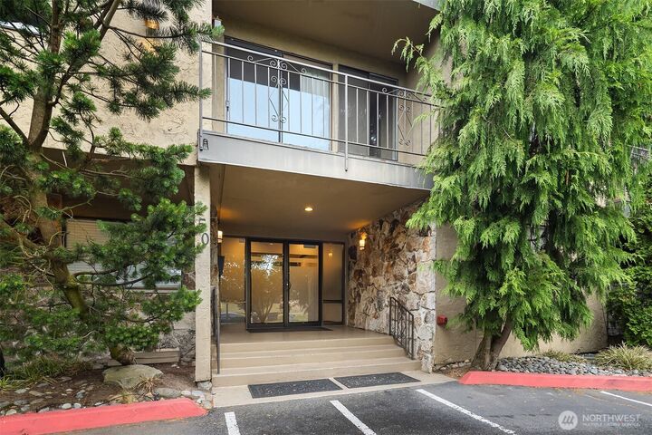 Property Photo:  750 N 143rd Street 208  WA 98133 