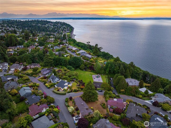 Property Photo:  1560 NW Woodbine Way  WA 98177 