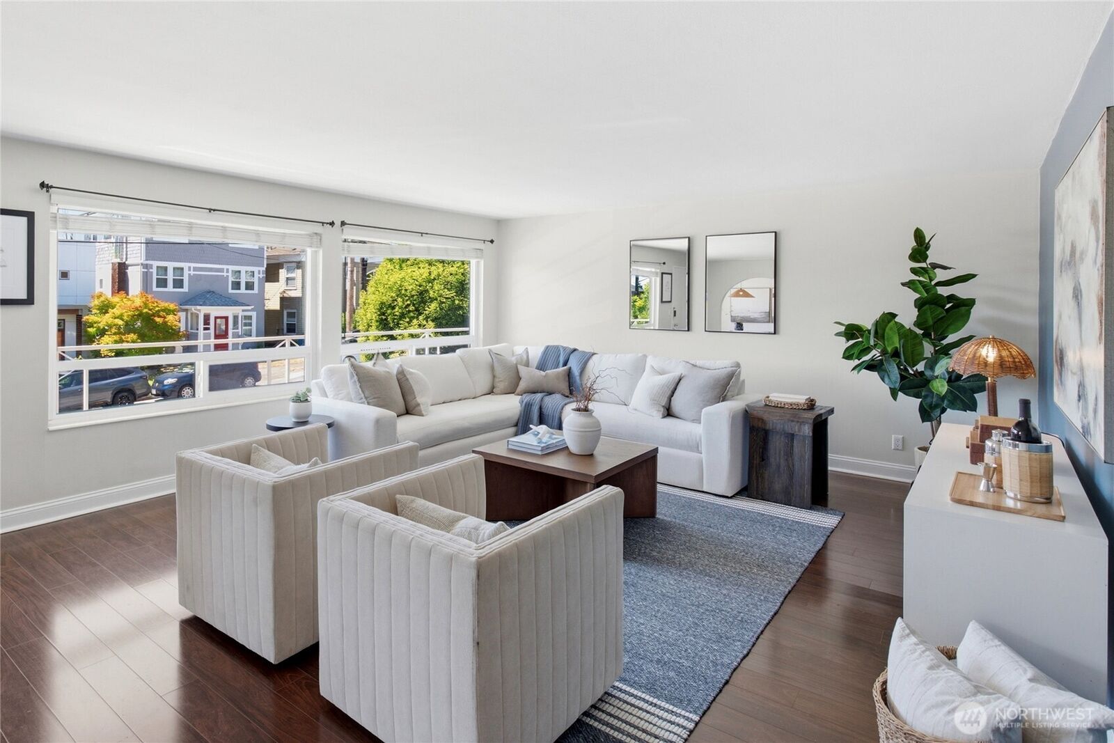 Property Photo: 4324 Phinney Avenue N 3 WA 98103