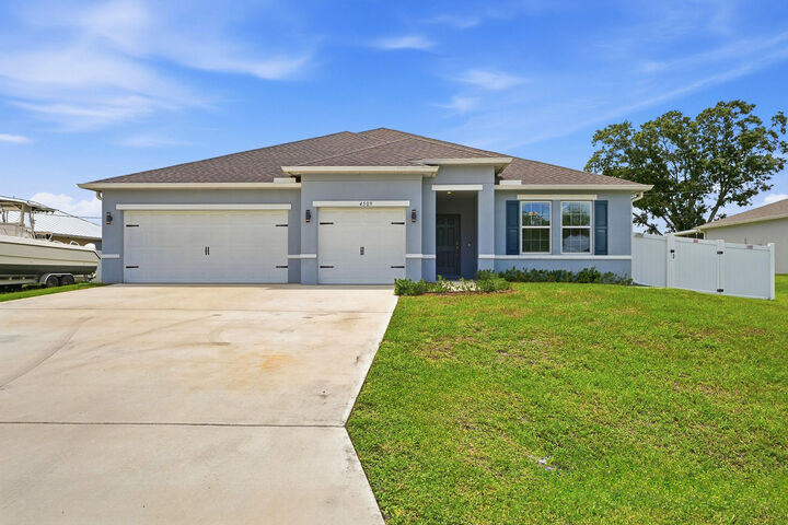 Property Photo:  4509 SW Tabor Street  FL 34953 