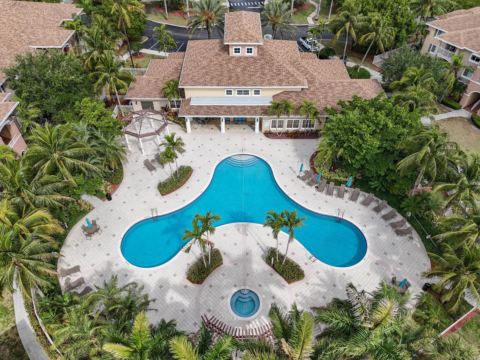 Property Photo:  6556 Emerald Dunes Drive 302  FL 33411 
