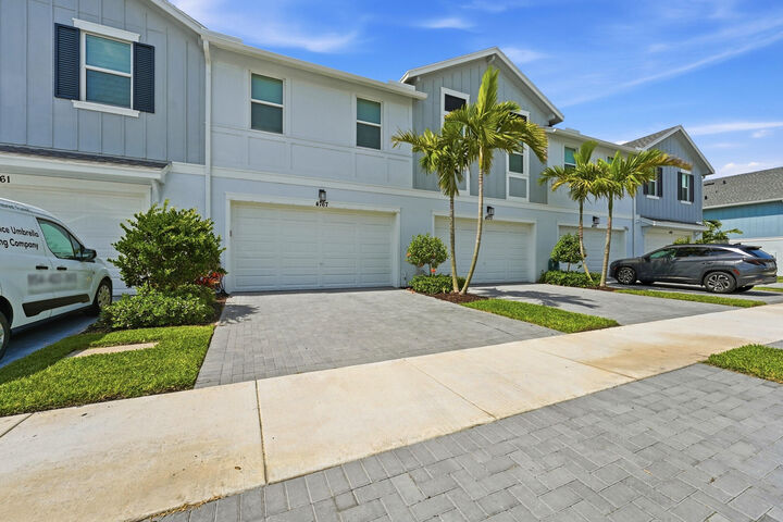Property Photo:  4767 N Longwood Lake Square  FL 33470 