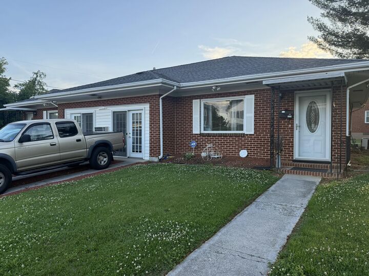 Property Photo:  1012 Palmetto Ave NW &Amp 1014  VA 24017 