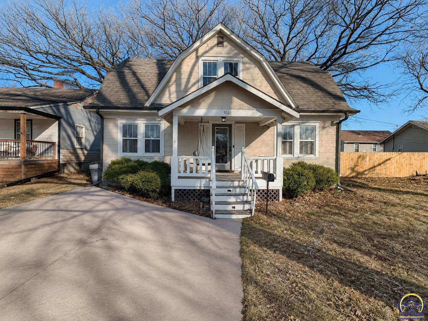 Property Photo:  1020 Walnut St  KS 66801 
