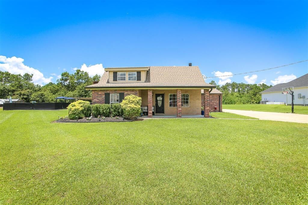 Property Photo:  7220 Vermillion Drive  LA 70605 